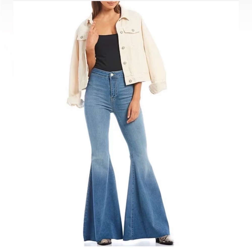 We The Free • Just Float On Flare Jeans high tide, Jericho blue. Waist 24.